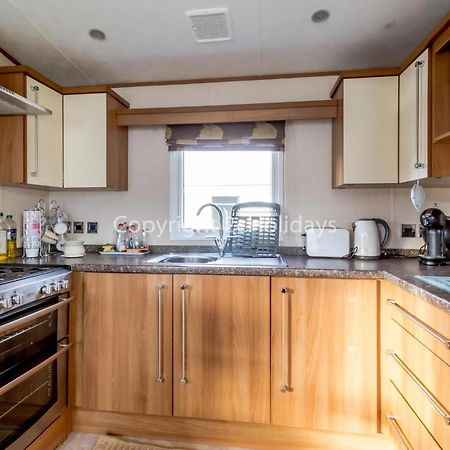 Lovely Caravan For Hire With Decking At Skipsea Sands In Yorkshire Ref 41015Wf Barmston Ngoại thất bức ảnh